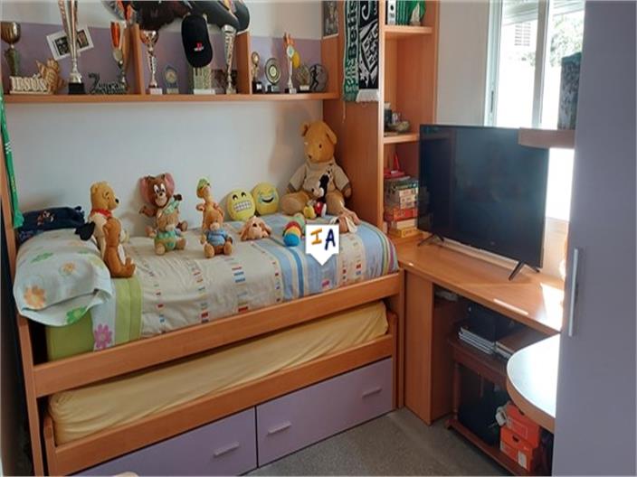 Image No.9-3 Bed House for sale