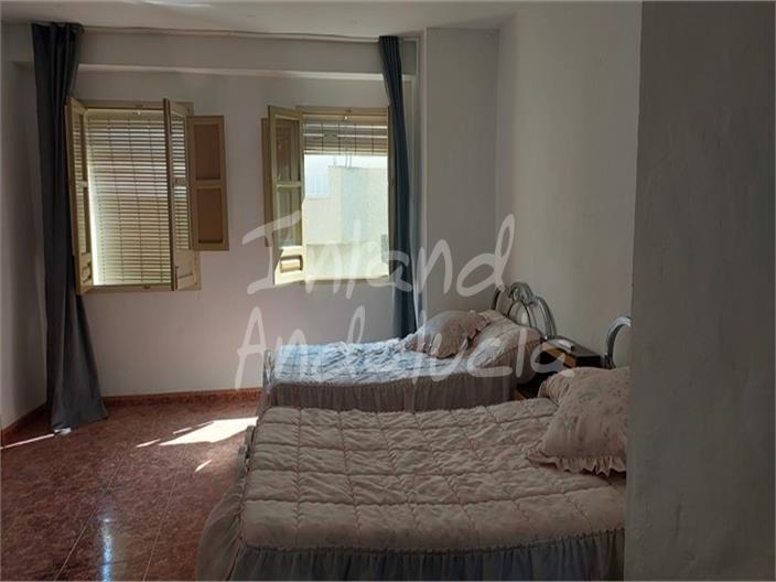 Image No.11-5 Bed House for sale