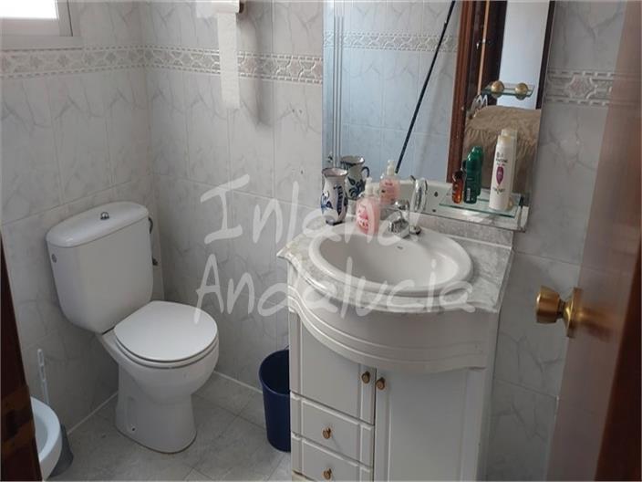 Image No.16-5 Bed House for sale