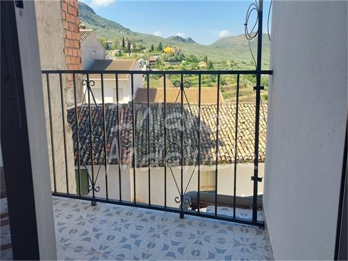 Image No.3-5 Bed House for sale