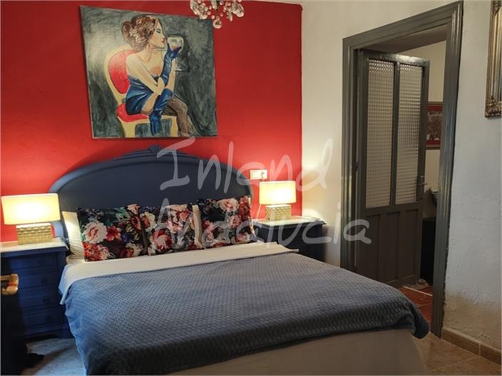 Image No.11-6 Bed House for sale