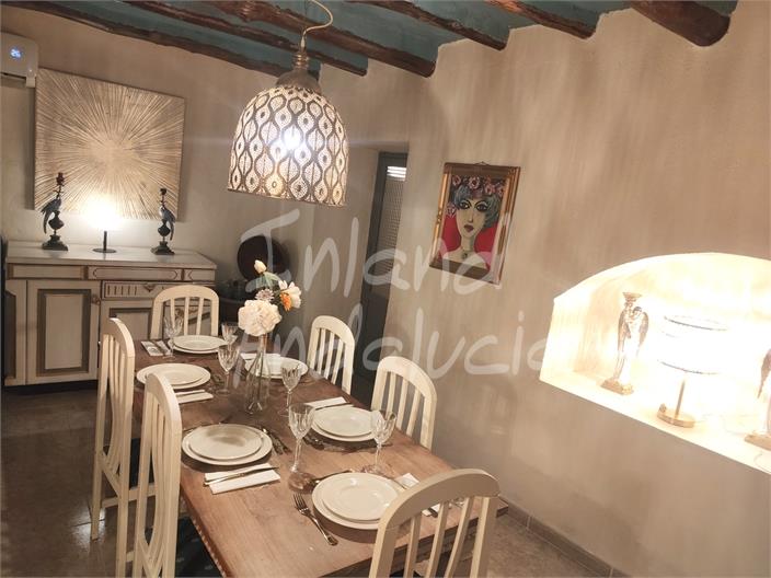 Image No.4-6 Bed House for sale