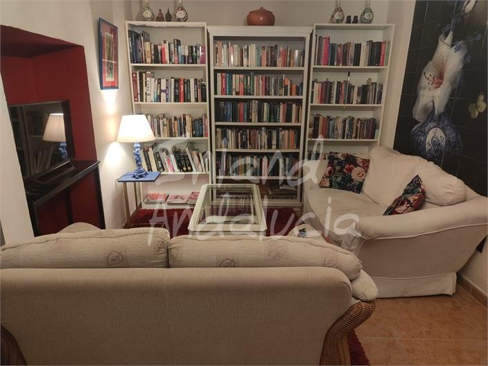 Image No.7-6 Bed House for sale