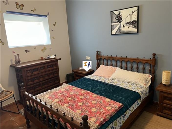 Image No.11-6 Bed House for sale