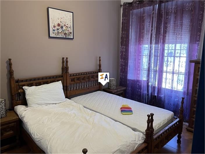 Image No.13-6 Bed House for sale