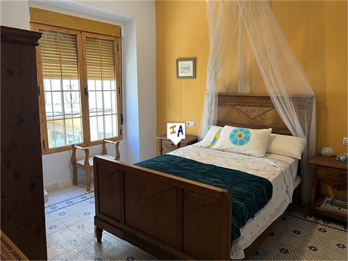 Image No.14-6 Bed House for sale