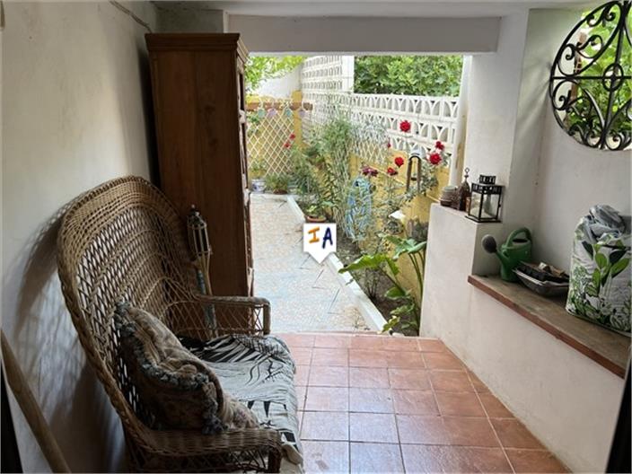 Image No.4-6 Bed House for sale