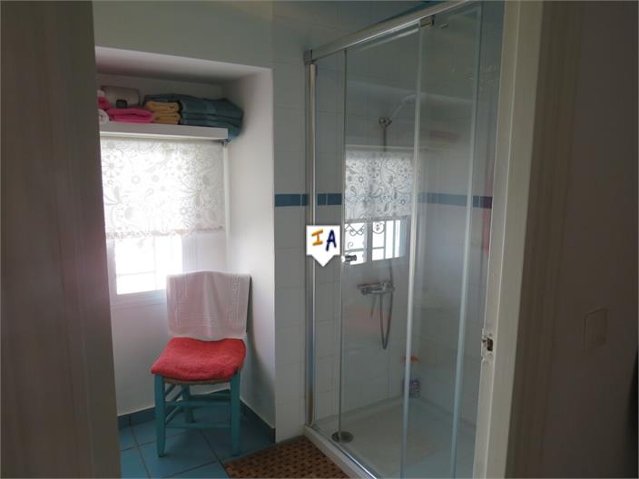 Image No.13-2 Bed House for sale