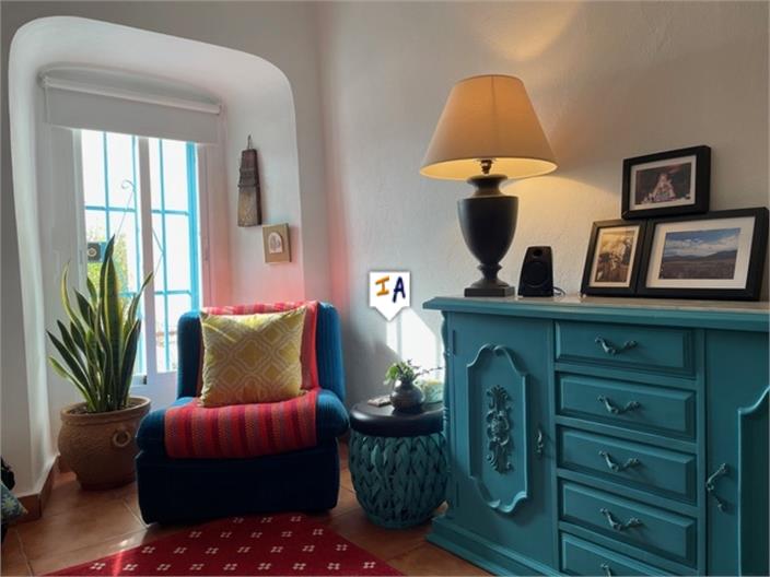 Image No.5-2 Bed House for sale