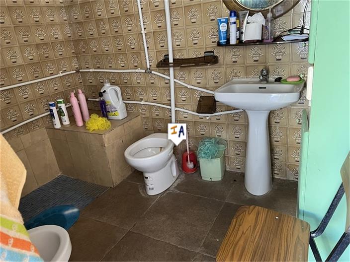 Image No.16-5 Bed House for sale