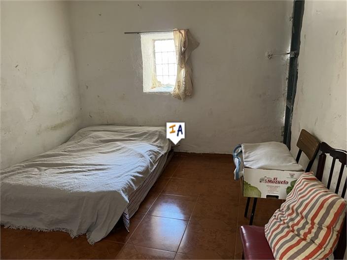 Image No.17-5 Bed House for sale