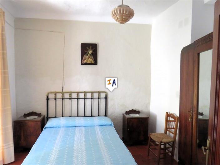 Image No.14-4 Bed House for sale