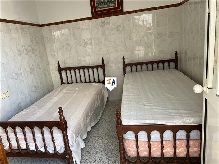 Image No.13-7 Bed House for sale