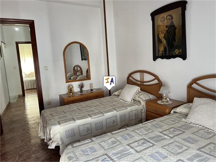 Image No.14-7 Bed House for sale