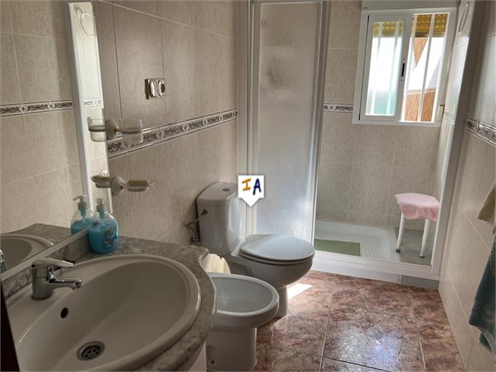 Image No.17-7 Bed House for sale