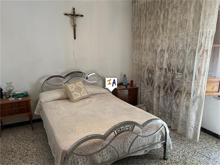 Image No.11-4 Bed House for sale