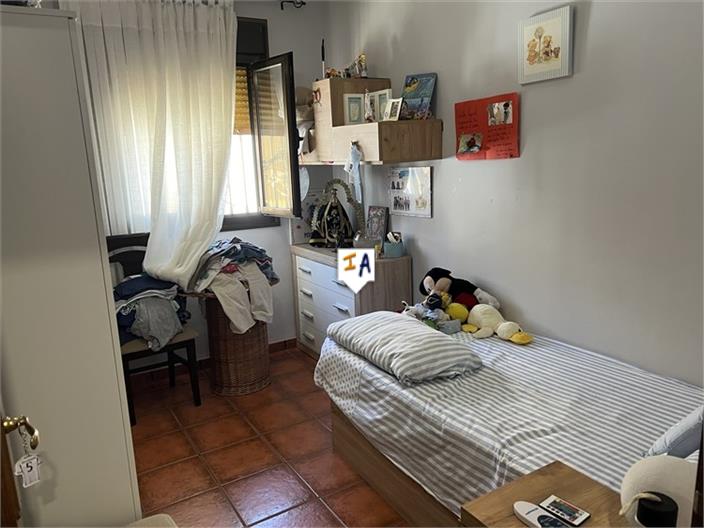 Image No.13-3 Bed House for sale