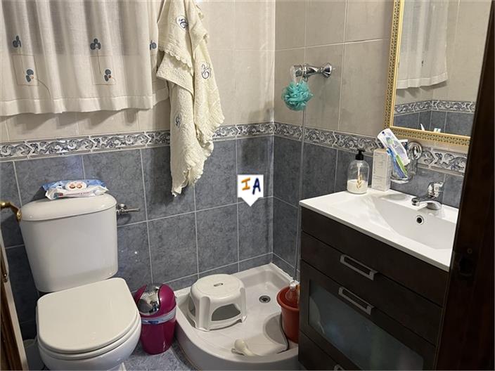 Image No.14-3 Bed House for sale