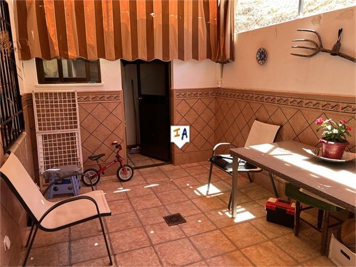 Image No.9-3 Bed House for sale