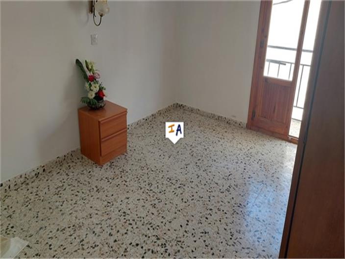 Image No.14-6 Bed House for sale