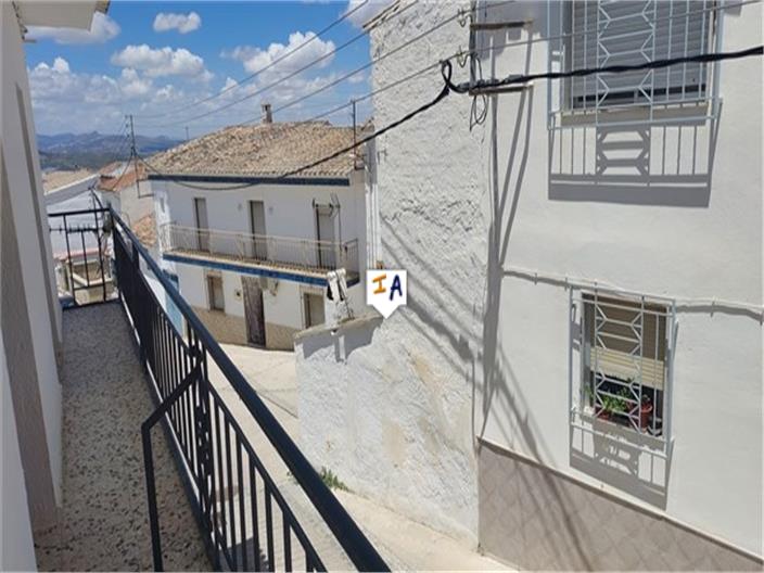 Image No.16-6 Bed House for sale