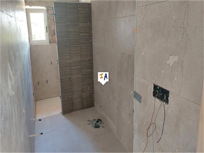 Image No.7-6 Bed House for sale