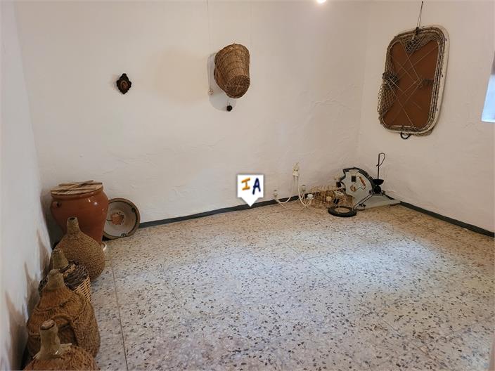 Image No.4-2 Bed House for sale