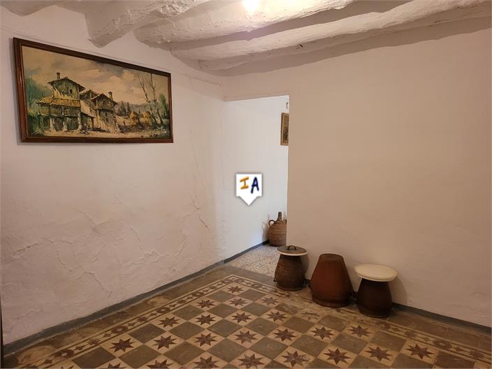 Image No.5-2 Bed House for sale