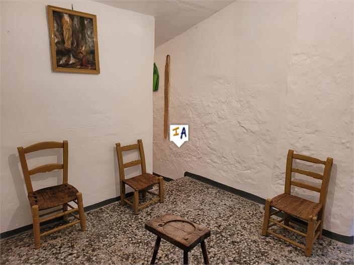 Image No.6-2 Bed House for sale