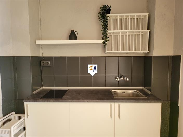 Image No.8-4 Bed House for sale