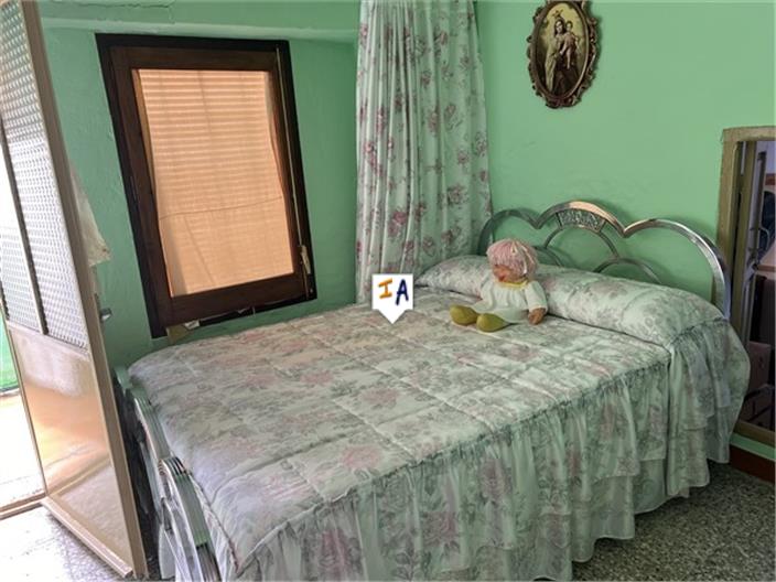 Image No.12-4 Bed House for sale