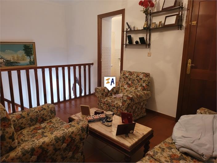 Image No.8-3 Bed House for sale