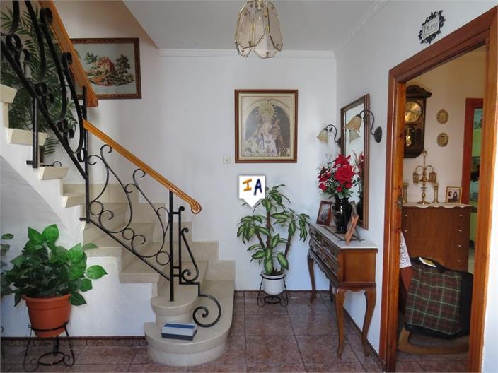 Image No.6-3 Bed House for sale