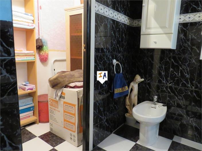 Image No.9-3 Bed House for sale