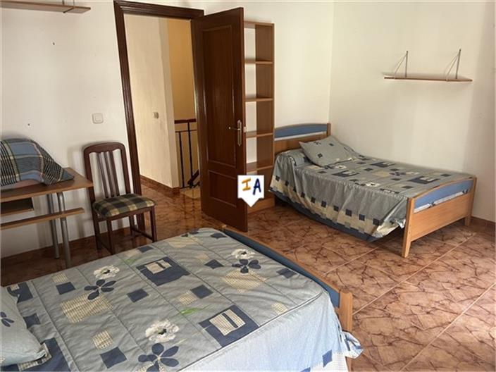 Image No.14-3 Bed House for sale