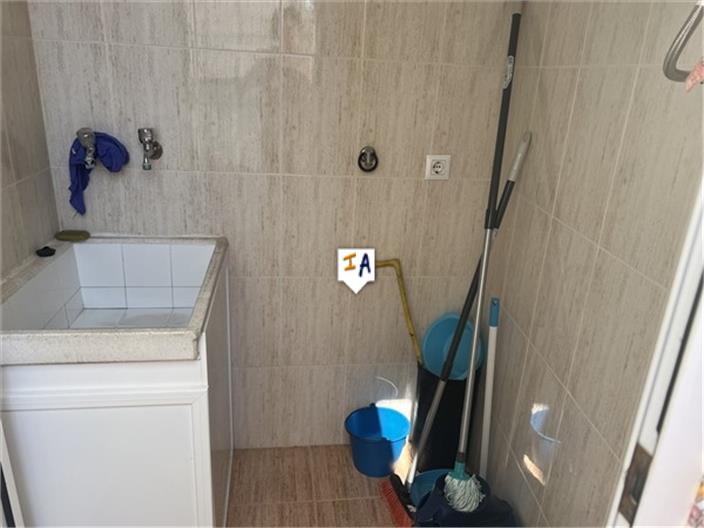 Image No.17-3 Bed House for sale