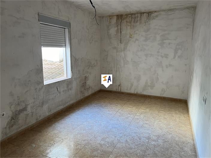 Image No.6-3 Bed House for sale