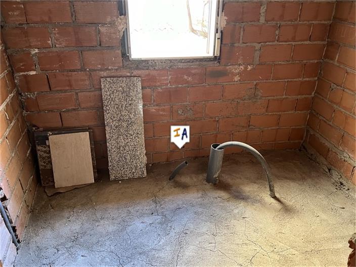 Image No.8-3 Bed House for sale