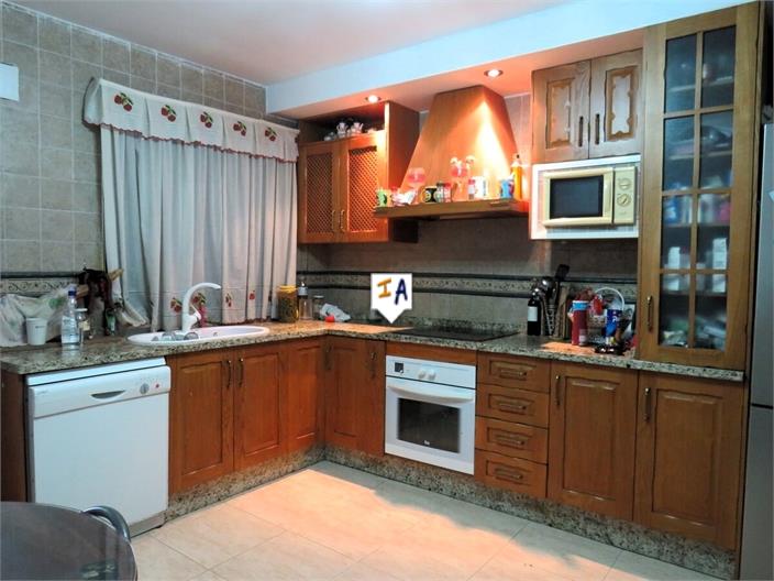 Image No.8-3 Bed House for sale