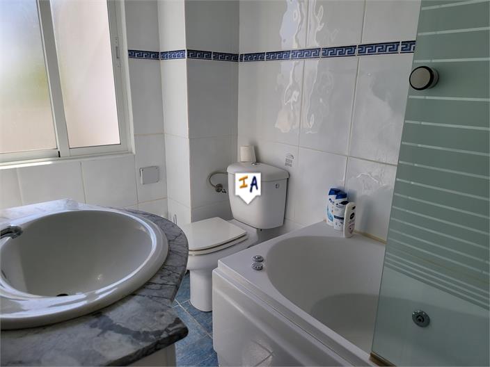 Image No.11-3 Bed House for sale