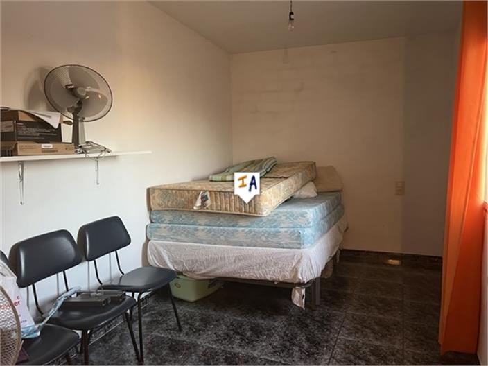 Image No.12-3 Bed House for sale