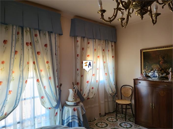 Image No.16-4 Bed House for sale