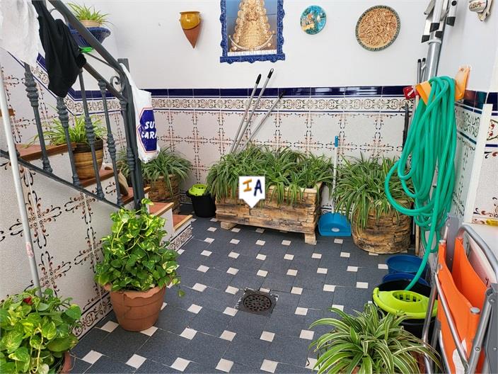 Image No.17-4 Bed House for sale