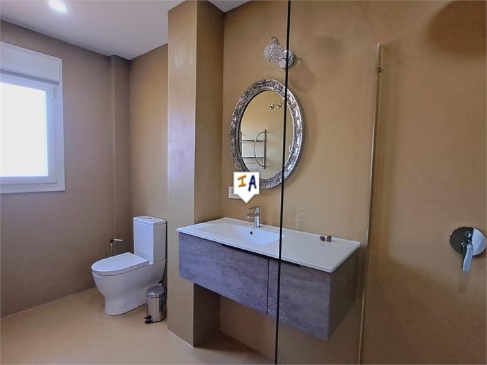 Image No.11-8 Bed House for sale