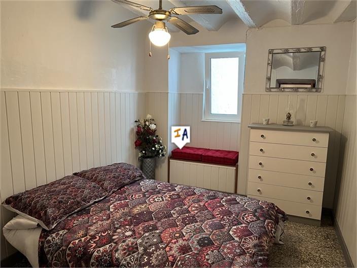 Image No.11-3 Bed House for sale