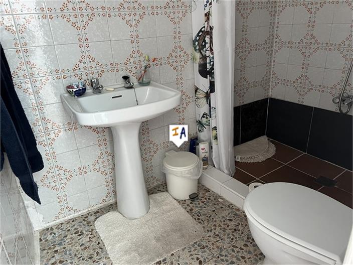 Image No.14-3 Bed House for sale