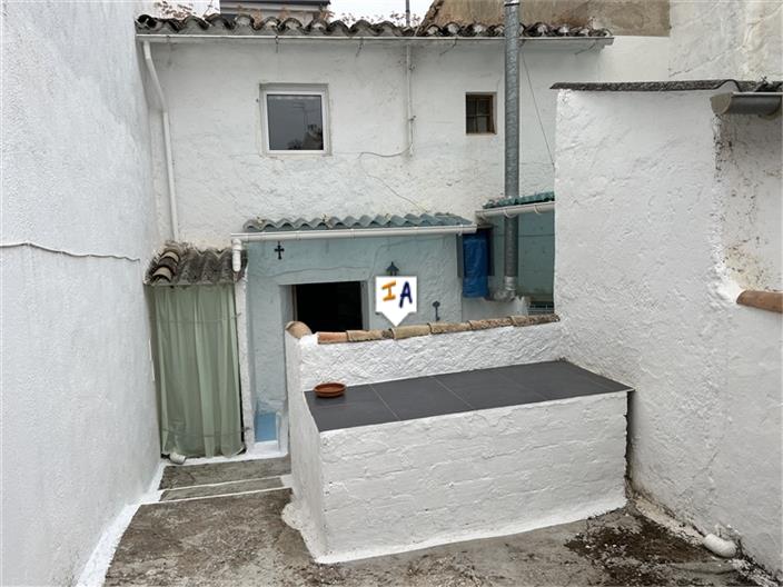 Image No.15-3 Bed House for sale