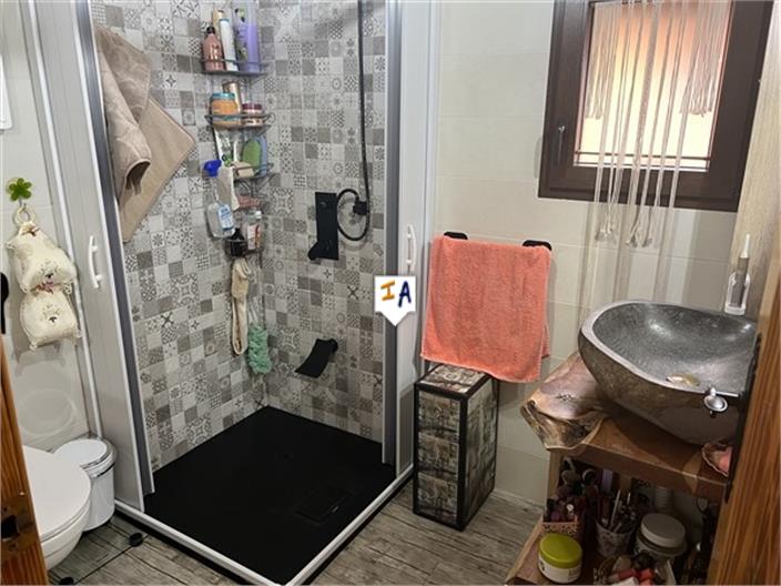 Image No.12-3 Bed House for sale