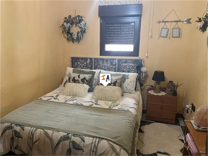 Image No.9-3 Bed House for sale