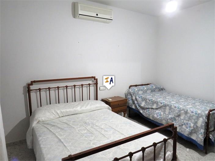 Image No.12-4 Bed House for sale